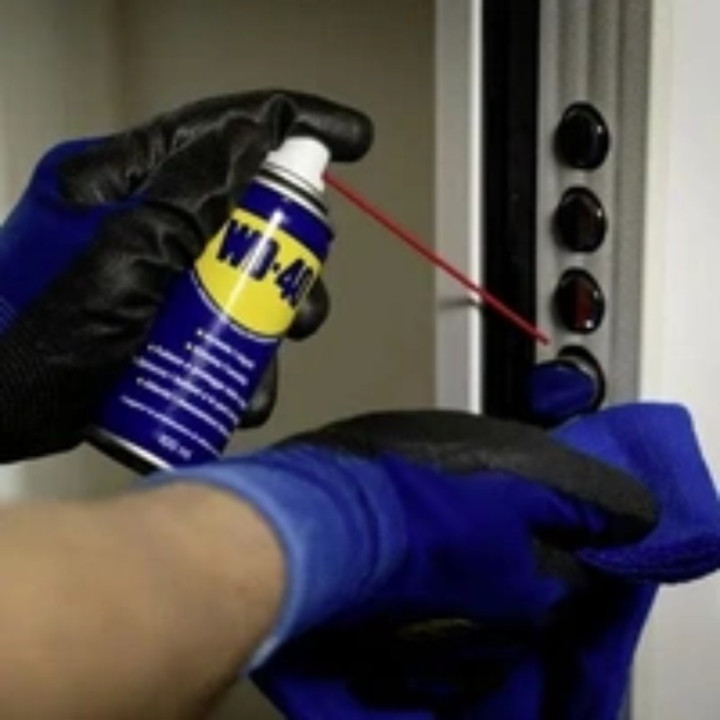 WD-40, Multifunktionsprodukt Classic mit der 5-fach-Wirkformel 49001, 100ml